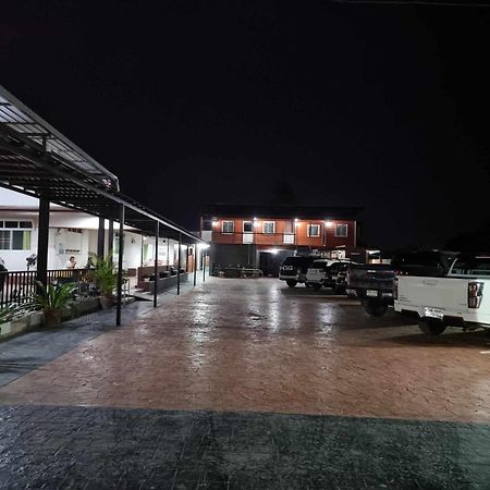 Baan Sabaijai Resort That Phanom Luaran gambar