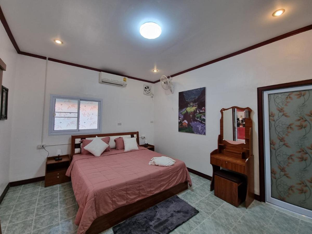 Baan Sabaijai Resort That Phanom Luaran gambar