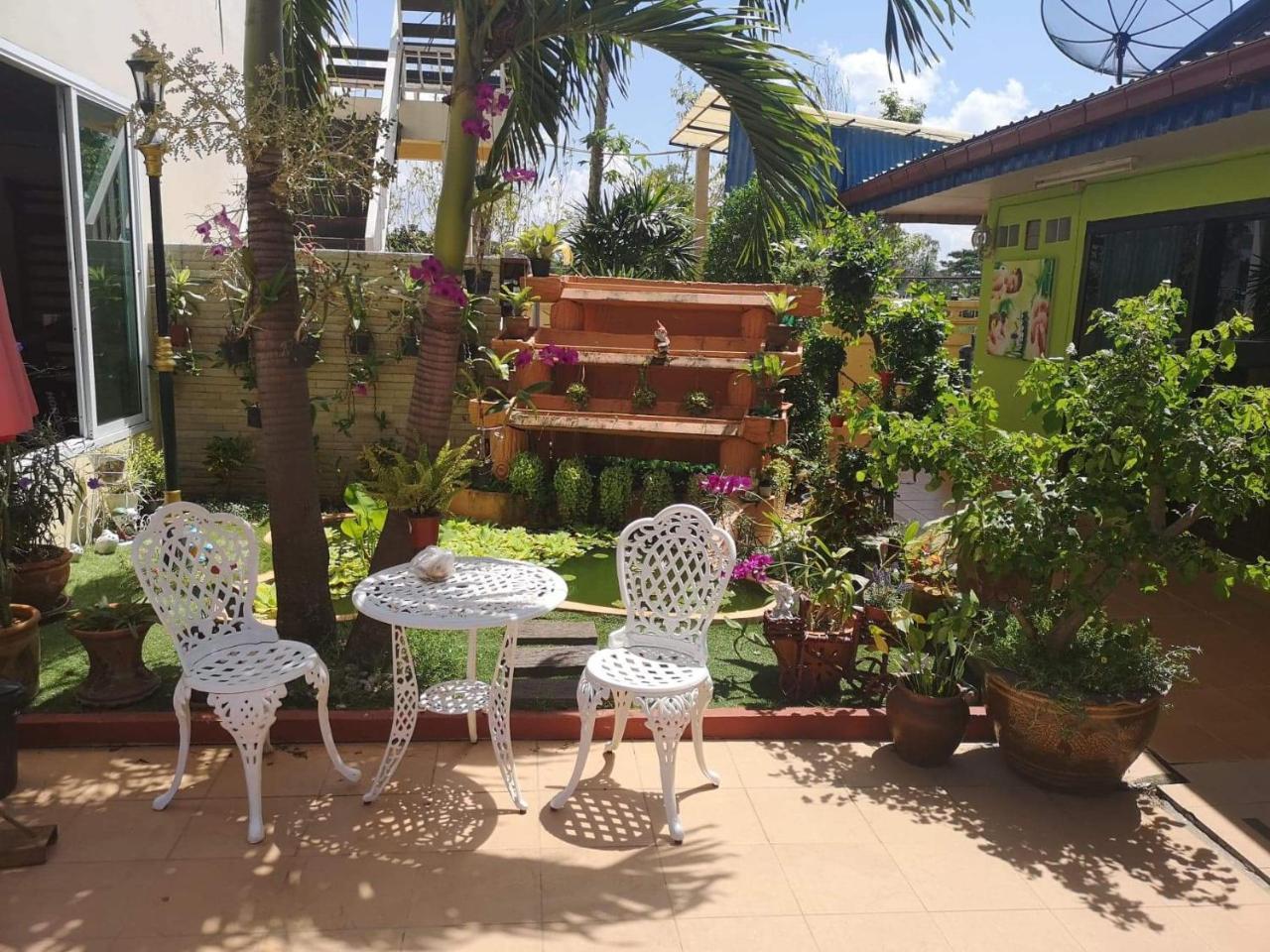Baan Sabaijai Resort That Phanom Luaran gambar