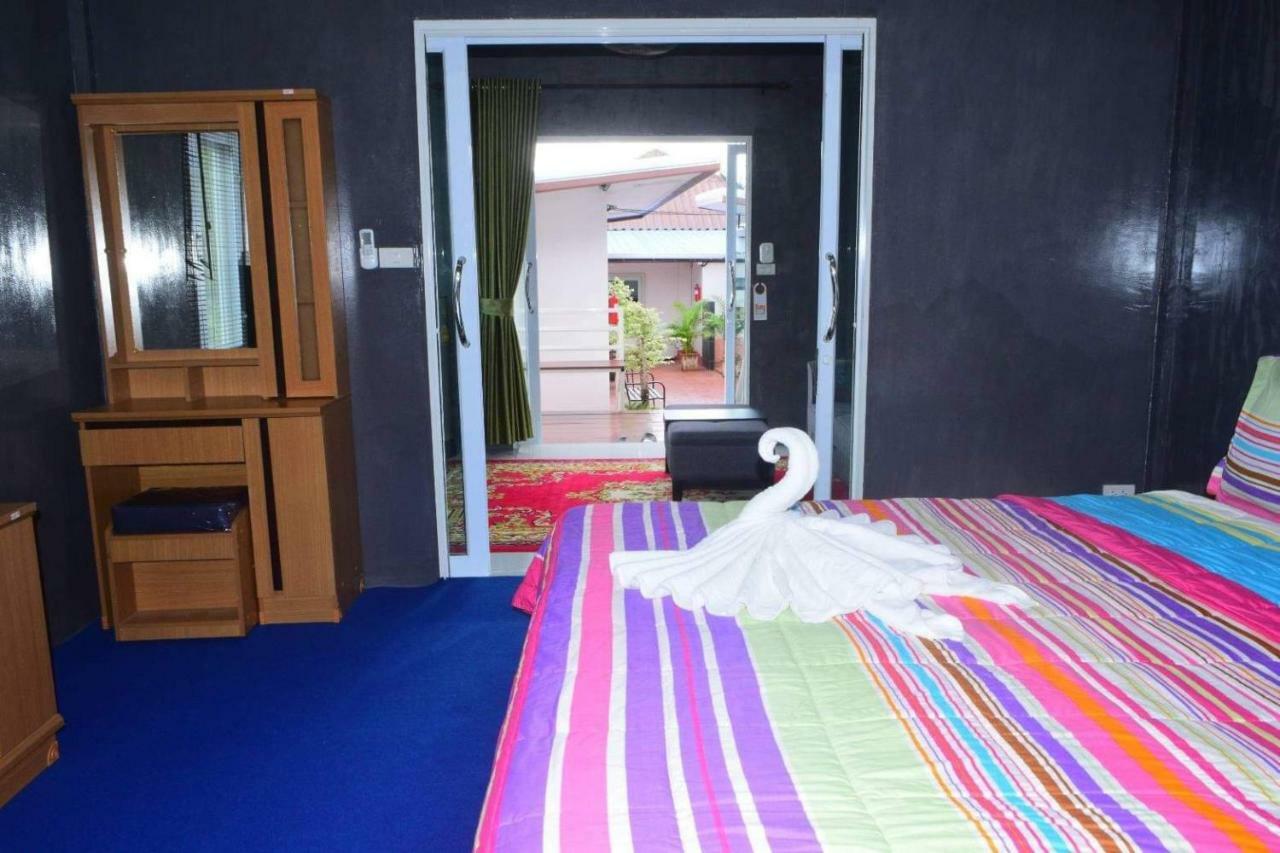 Baan Sabaijai Resort That Phanom Luaran gambar